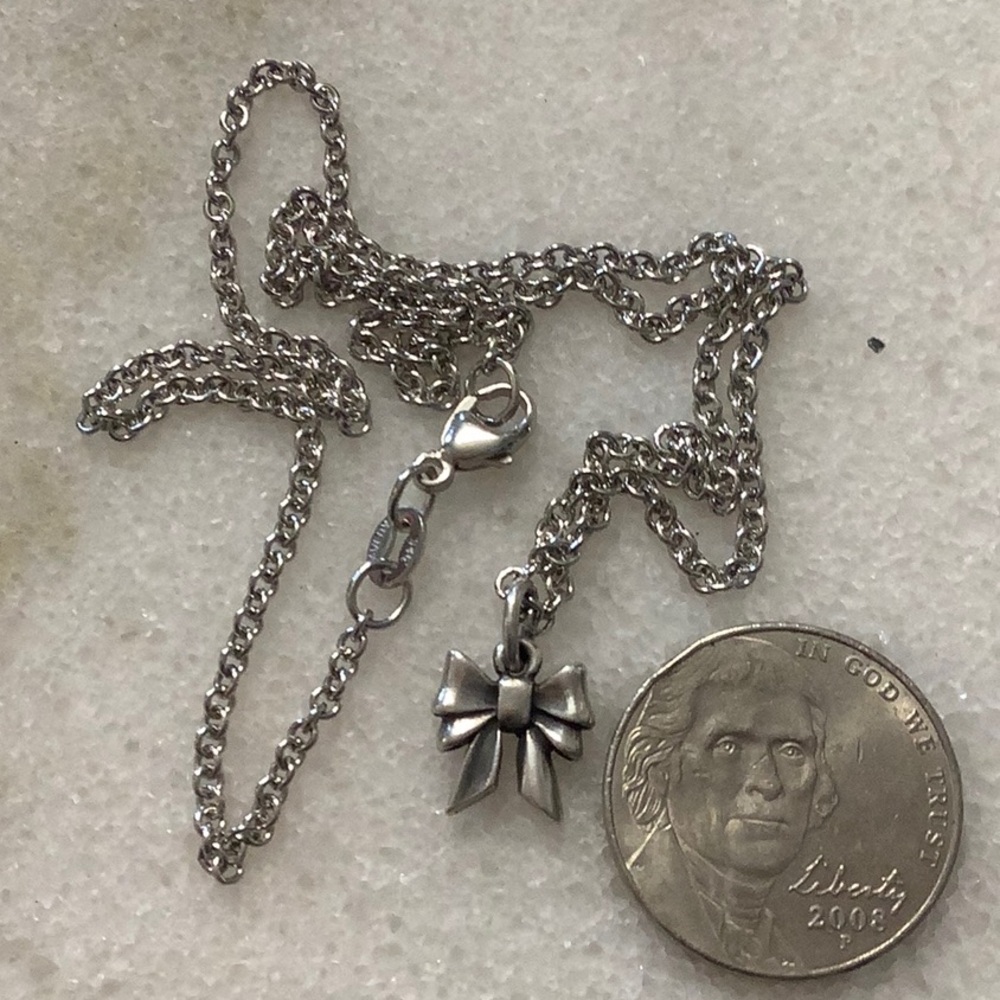 Retired James Avery Bow charm 18”